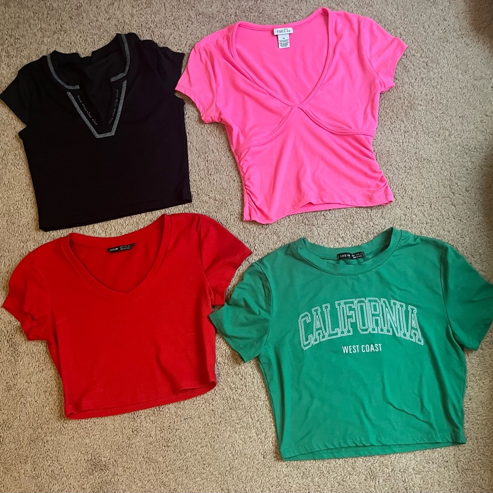 Set of 4 crop tops